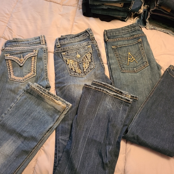 Tons of jeans! - Picture 11 of 11